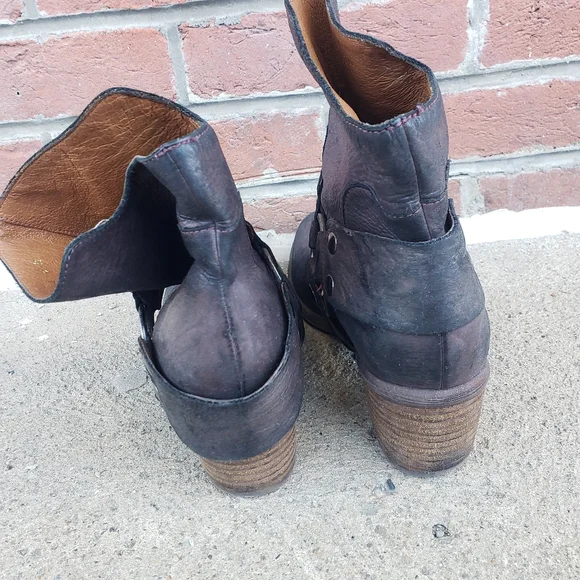 Donald J. Pliner Dasha Brown Leather Ankle Booties - Picture 7 of 11